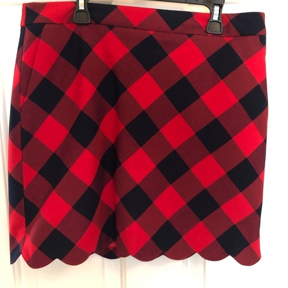 Crown & Ivy Sz 6 scalloped Hem Checkered Skirt. - Picture 1 of 4